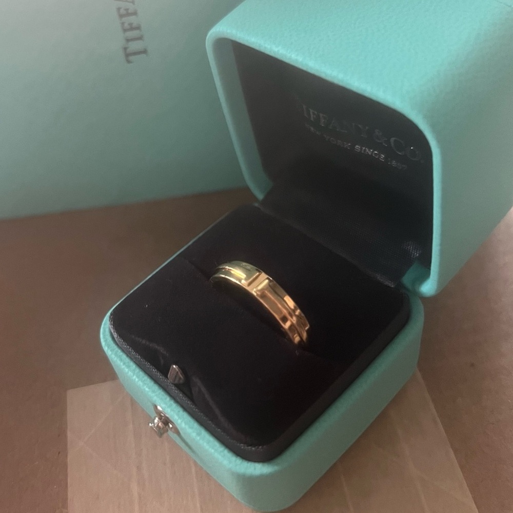 Tiffany & Co. Men’s Tiffany T band